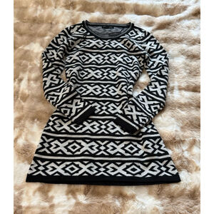 Black and White Patterned
Women's Dress